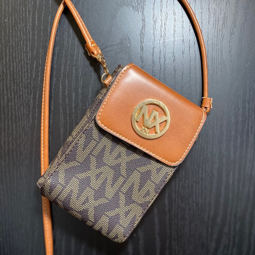 NXXN Crossbody wallet